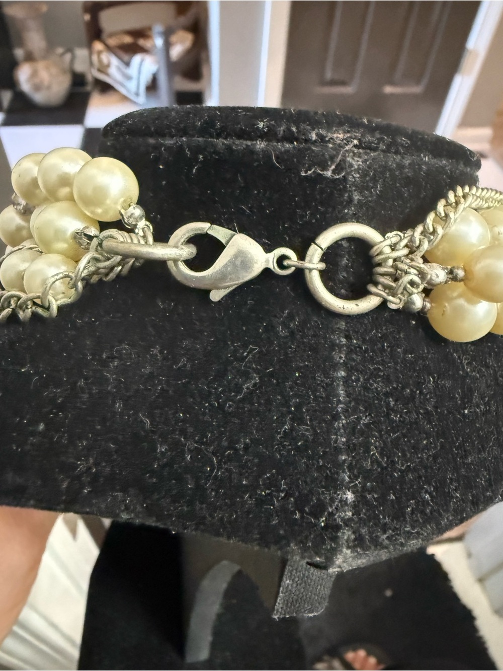 Jumbo B Johnson Pearl Necklace with Crowned Skull Pendant and Teal Accents NWOT - Picture 7 of 7